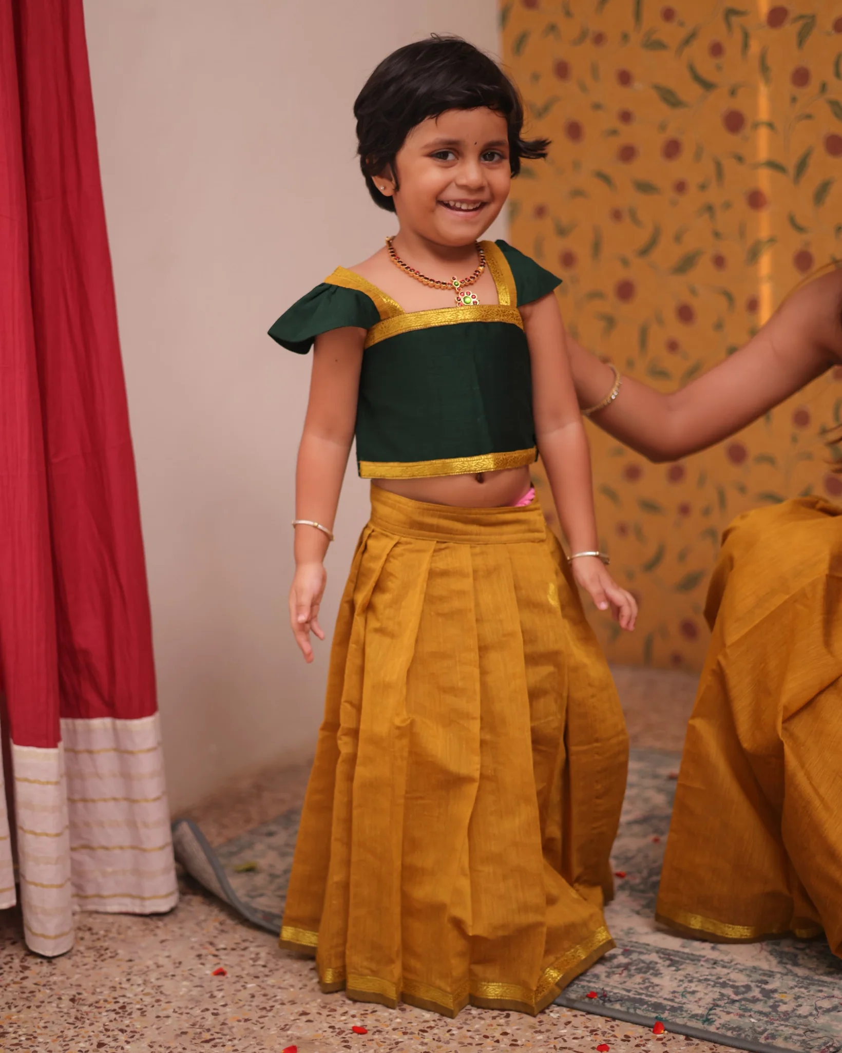 Aakriti - Crop top and skirt
