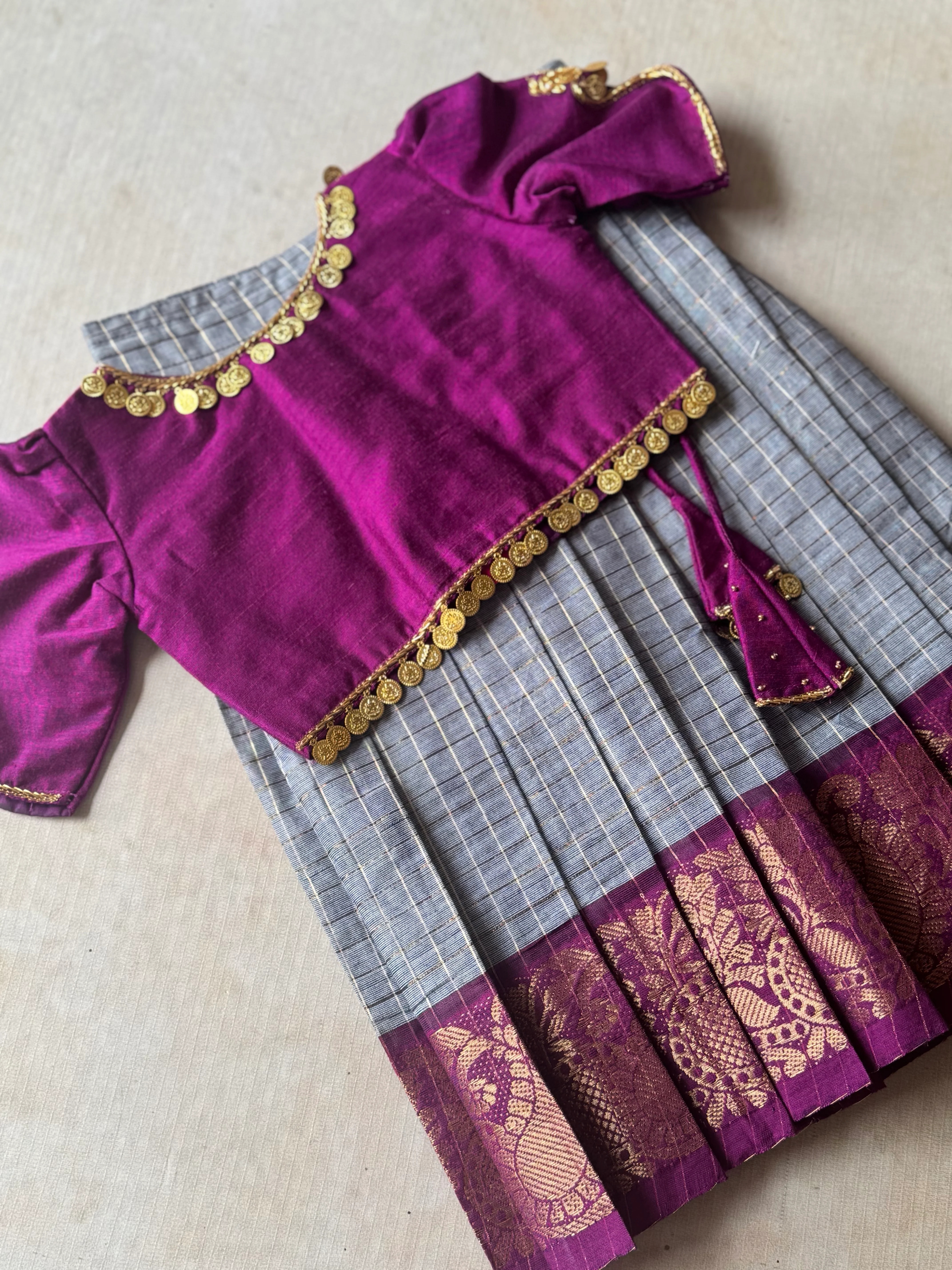 Aarna - Crop top and skirt - Image 4