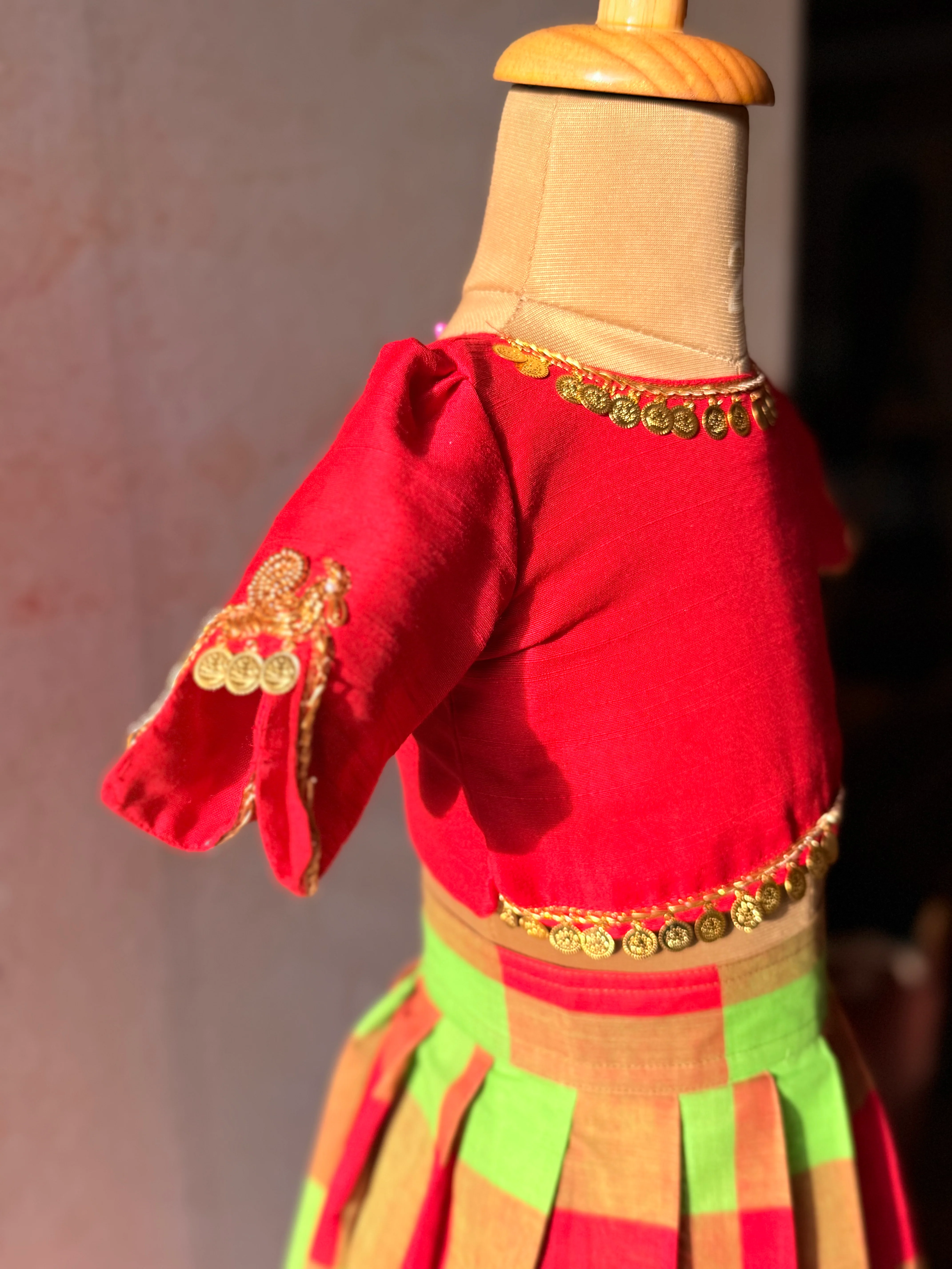 Aarna - Crop top and skirt - Image 3