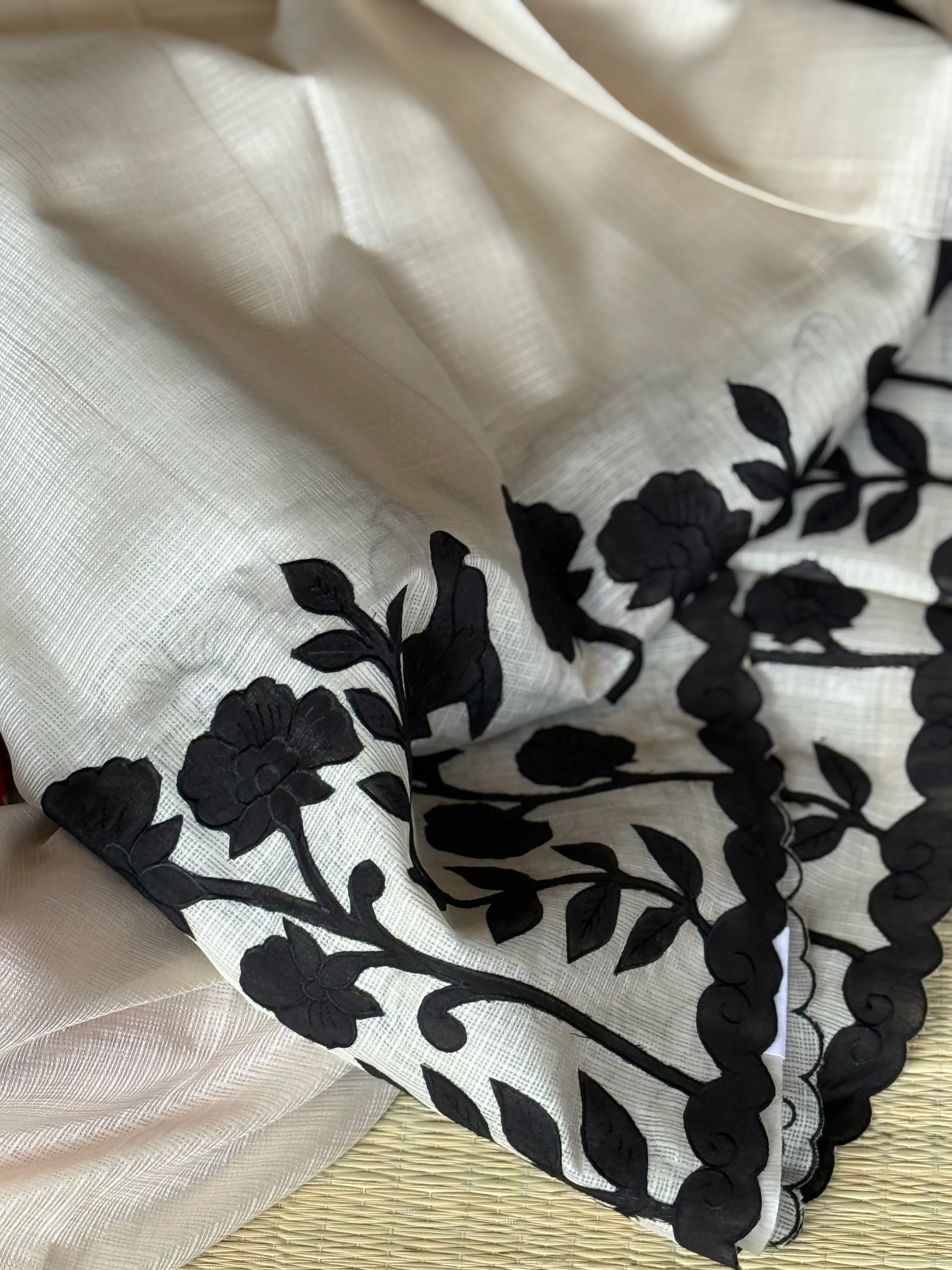 Cotton Kota Saree with Black Floral Appliqué Border | Handcrafted Appliqué Work Saree - Image 4