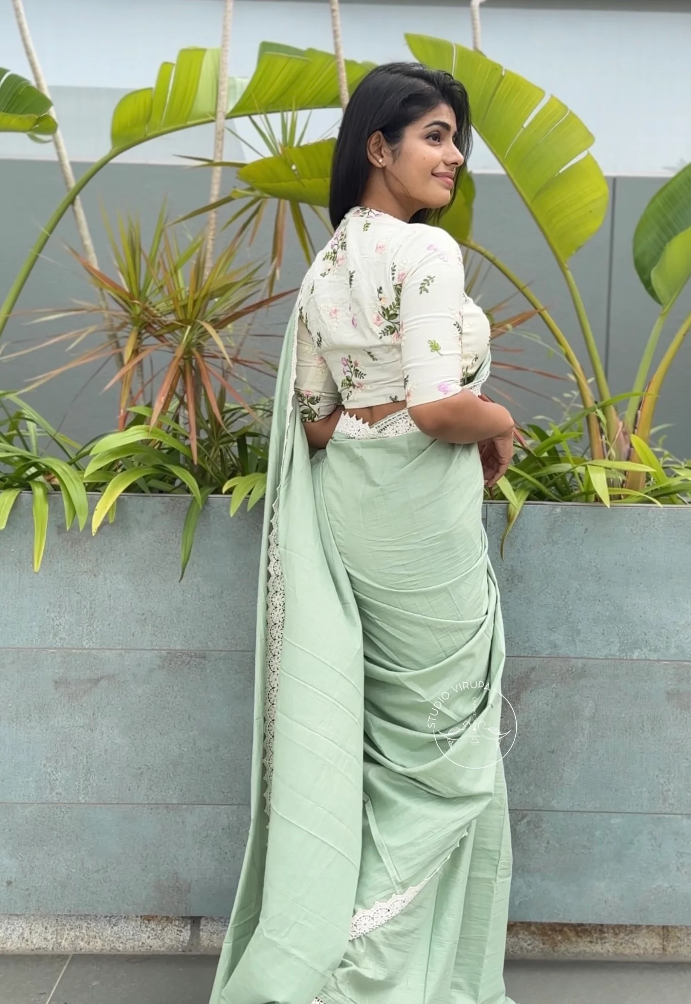 Gulabi - Sage green - Image 4