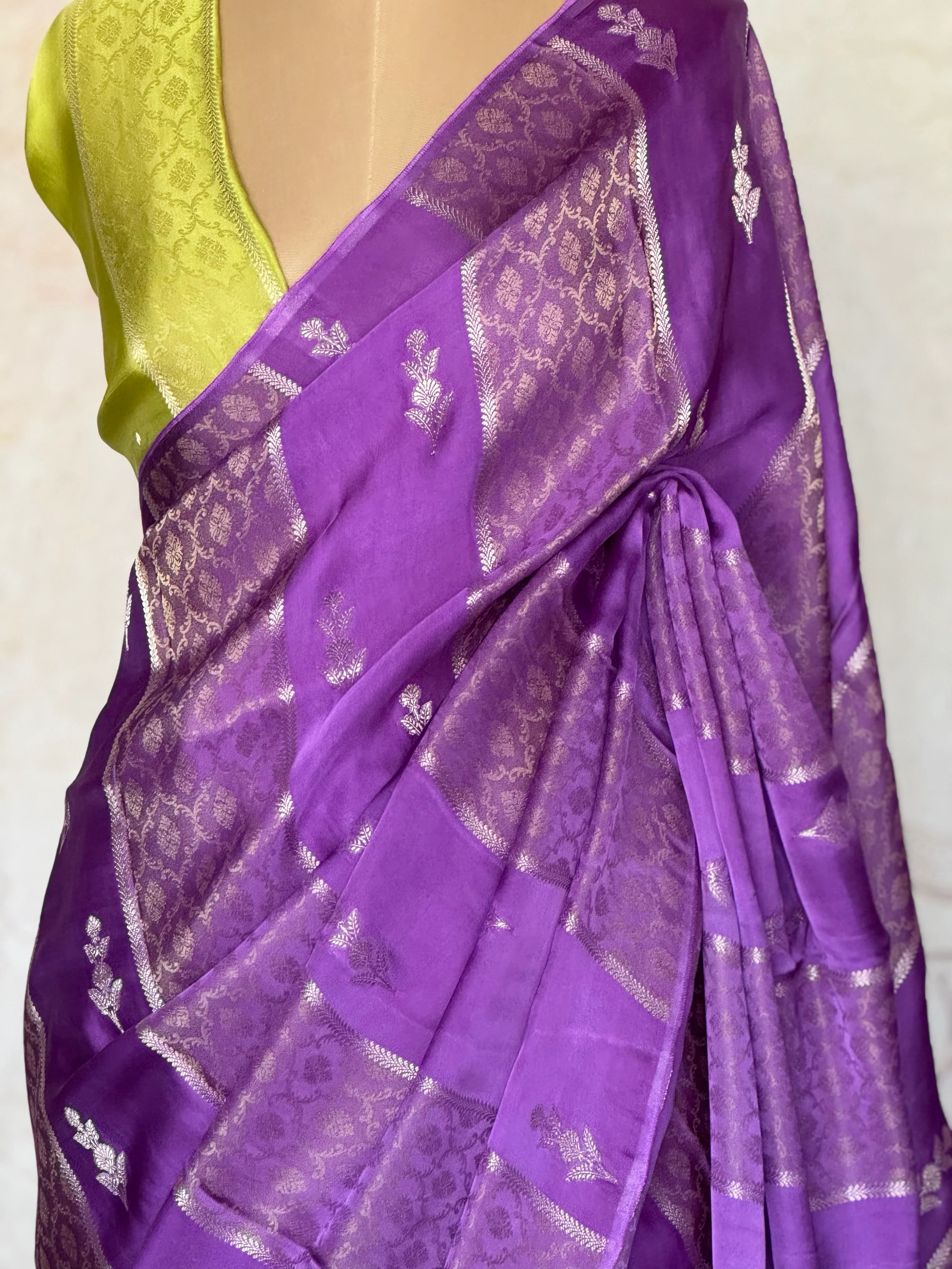 Ishara Mashru Silk Saree - Royal Purple with Zari Jaal & Floral Buttas - Image 2