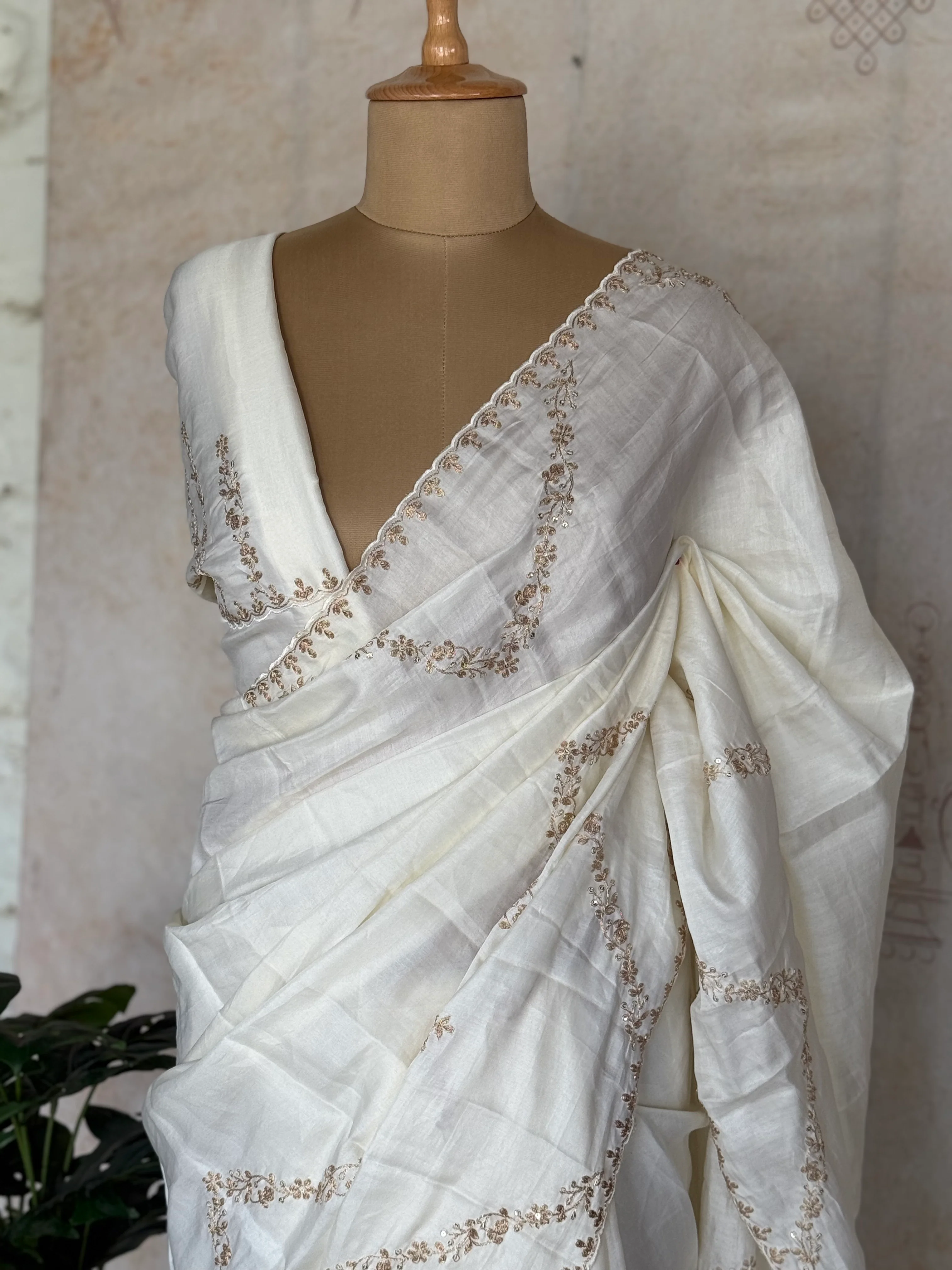 Pure Chanderi Silk Saree in White with Gold Aari & Sequin Embroidered Body & Border - Image 2