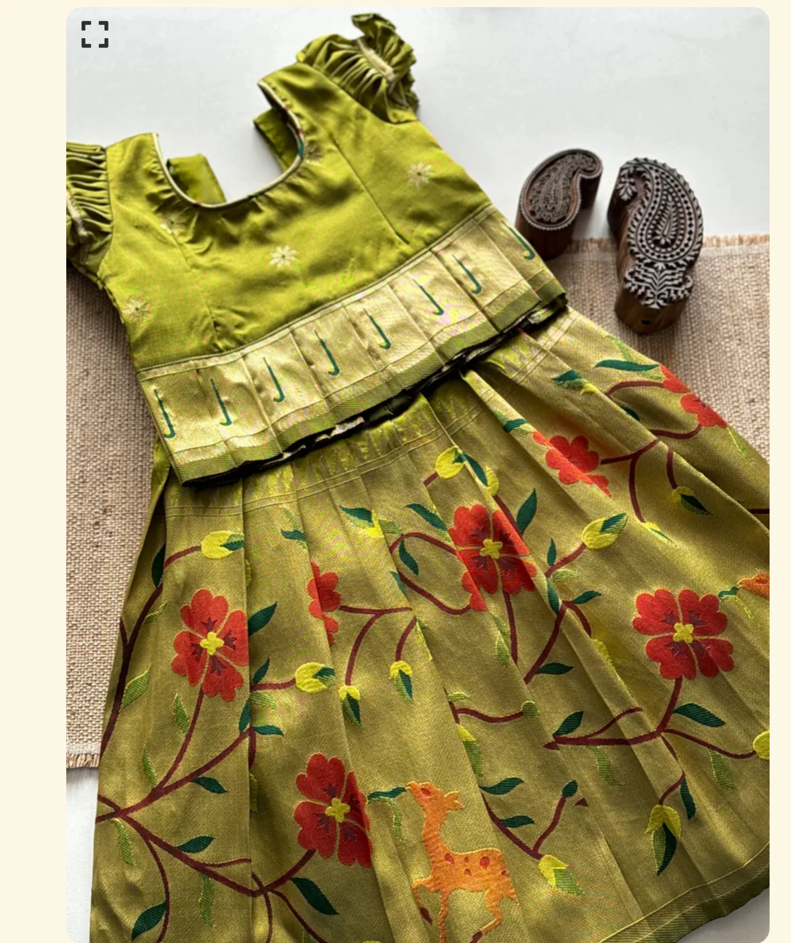 Skirt with bodice and peplum top -green