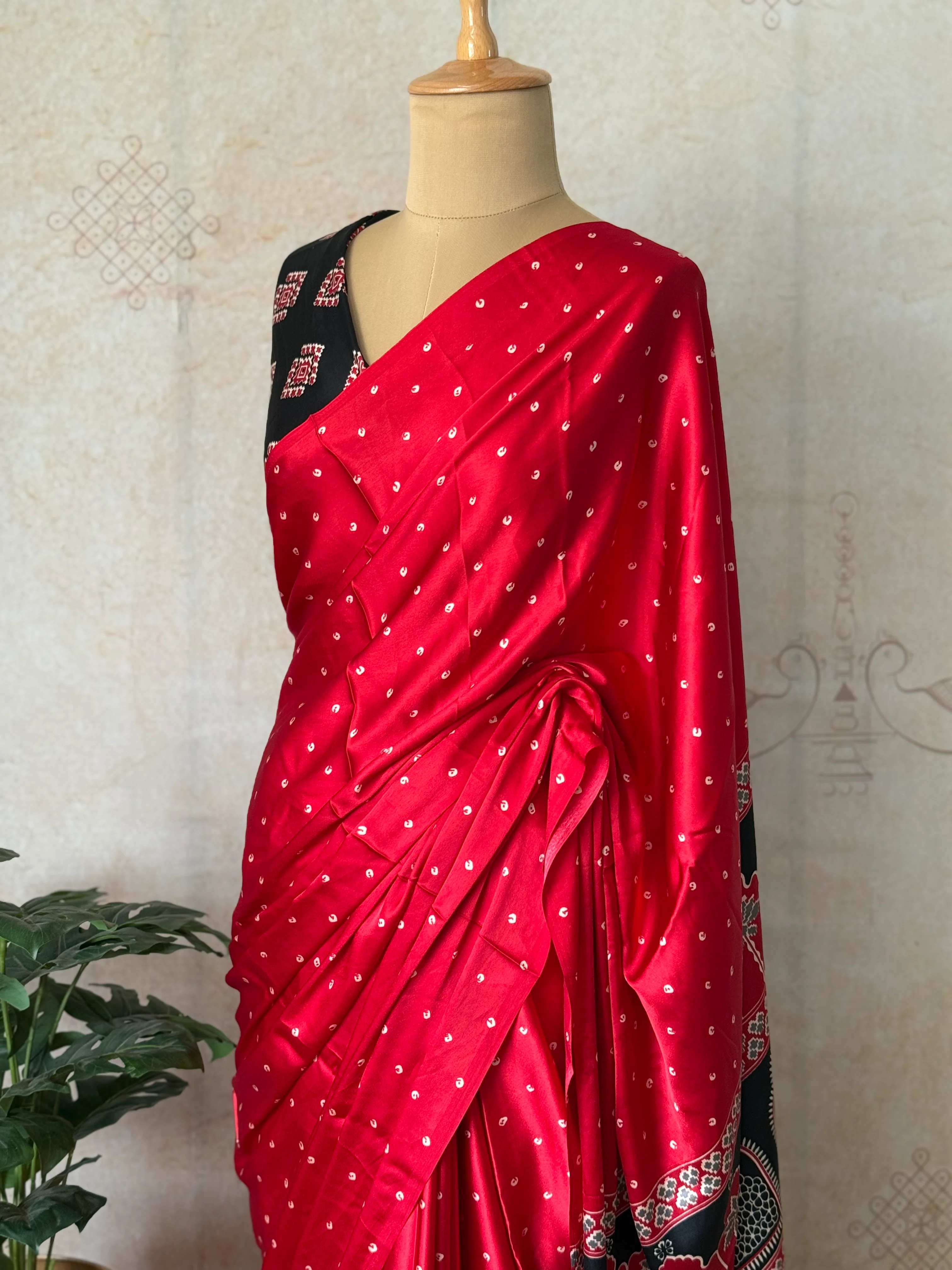 Red Modal Saree with Silver Buttas with Ajrakh Pallu - Image 4